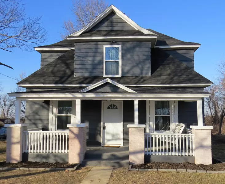 156 E Main ST, Goodman, MO 64843