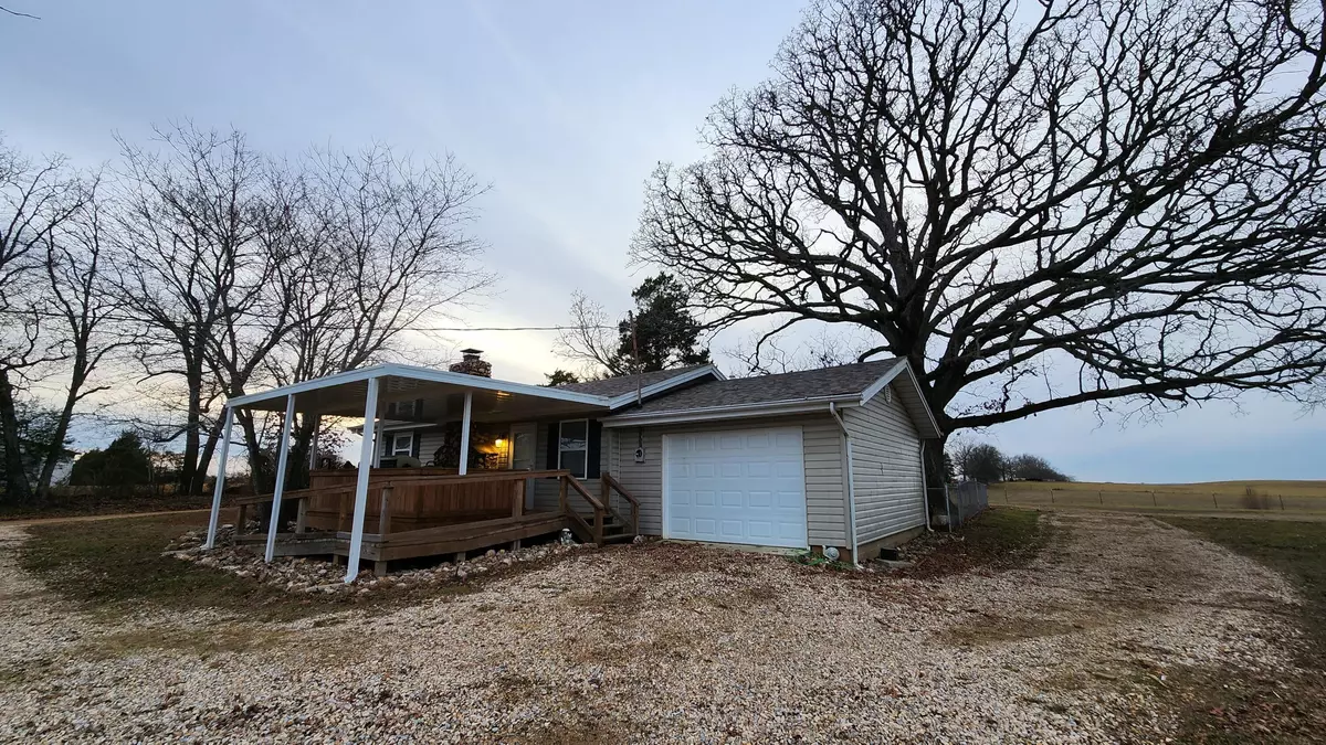 Dora, MO 65637,145 County Road 196