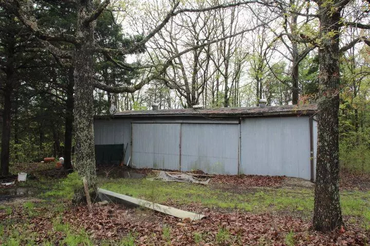 000 Hi-Lo Road, Wheatland, MO 65779