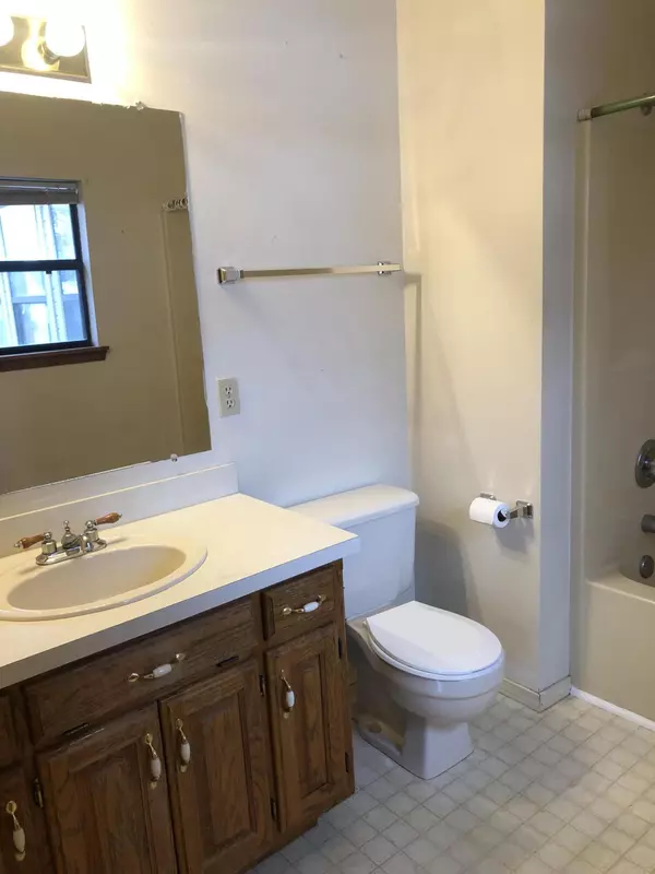 Webb City, MO 64870,1107 Hillside DR