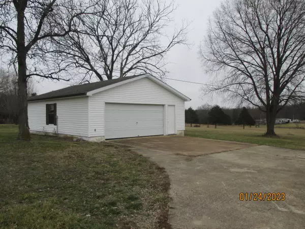 Pittsburg, MO 65724,25661 County Road 305