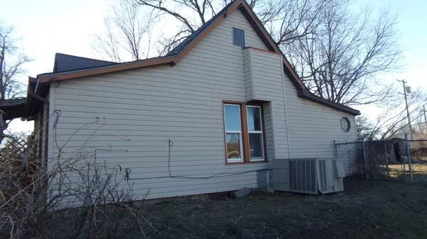 Webb City, MO 64870,830 W Austin ST