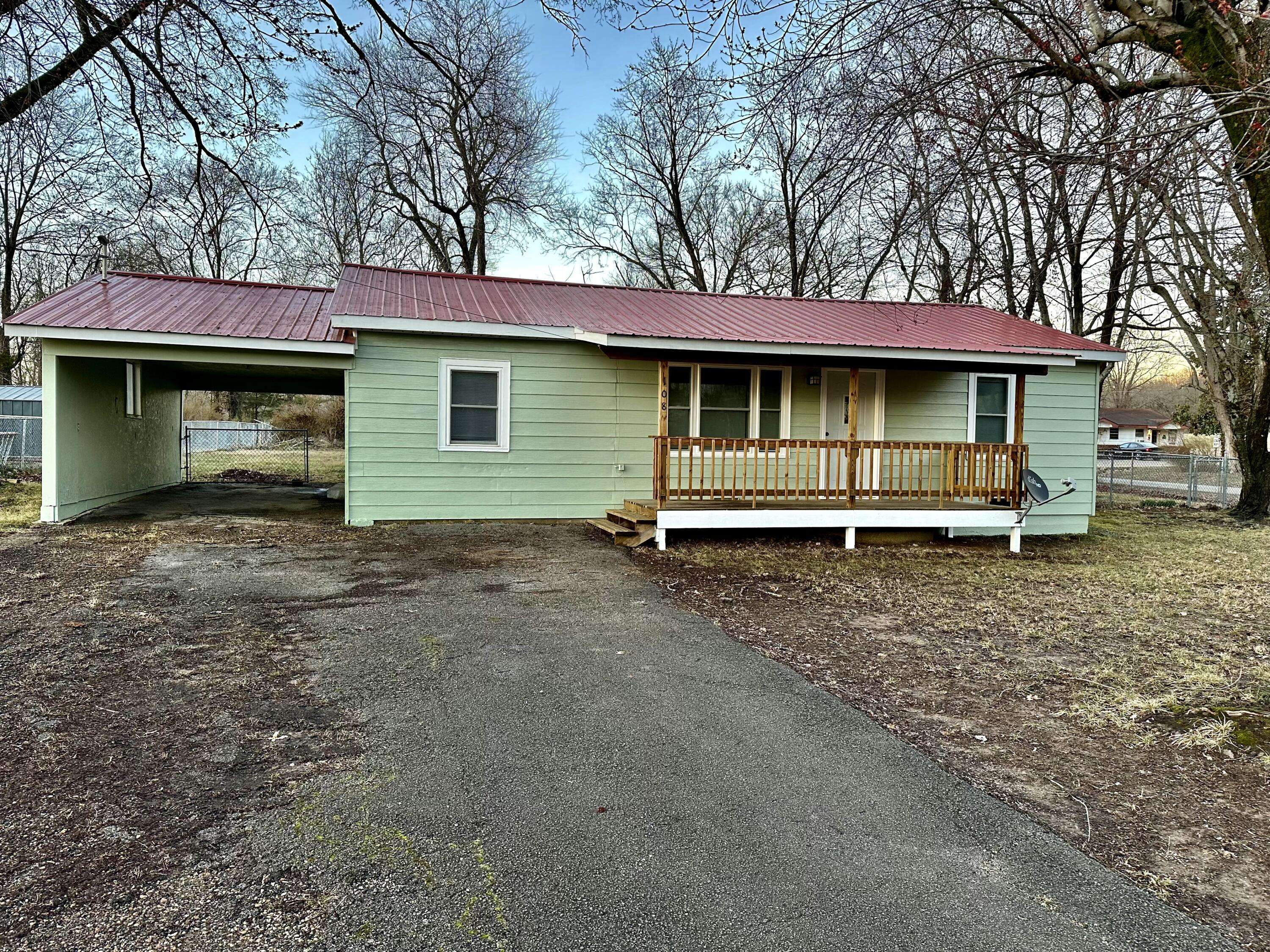 Van Buren, MO 63965,108 Hickory LN