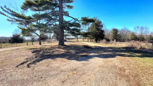 Washburn, MO 65772,24464 Farm Road 1055