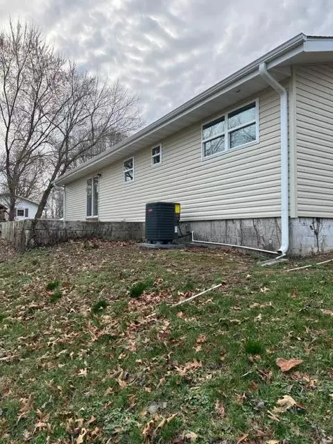 Crane, MO 65633,203 W Mockingbird LN