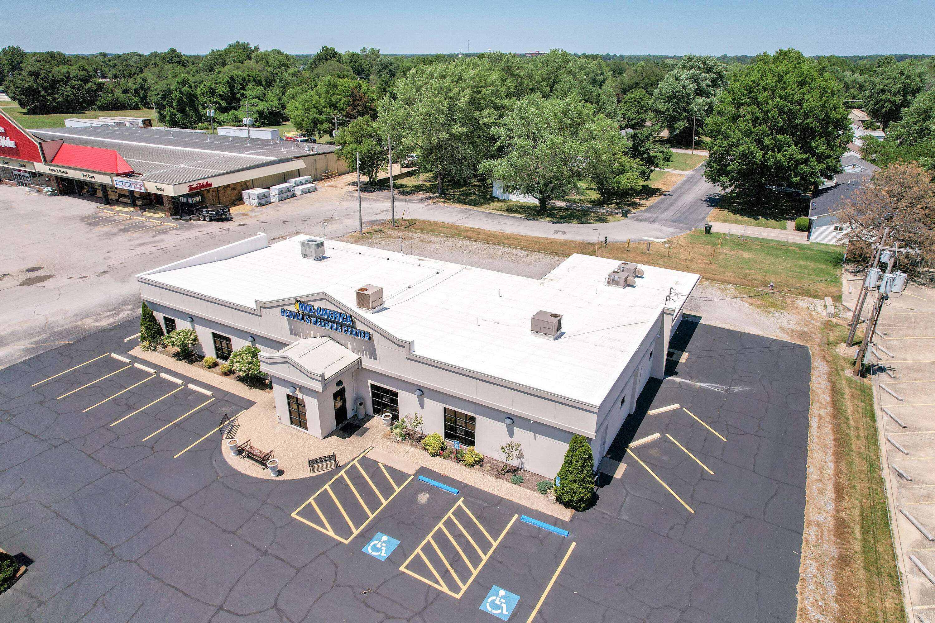 560 E Mt Vernon BLVD, Mt Vernon, MO 65712