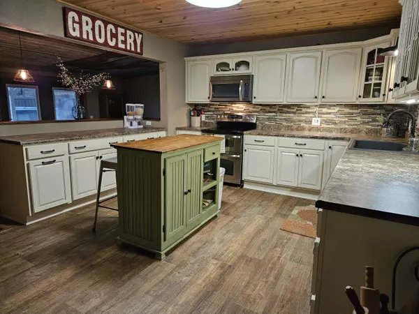 Gainesville, MO 65655,60 Bushong LN