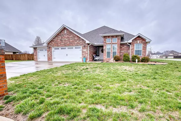 711 Blackthorn DR, Carl Junction, MO 64834