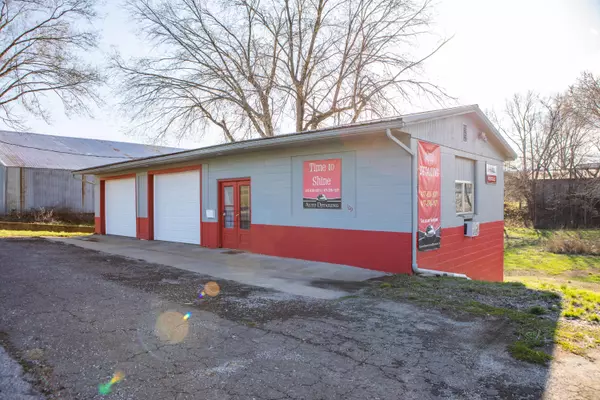 109 S Vine ST, Stockton, MO 65785