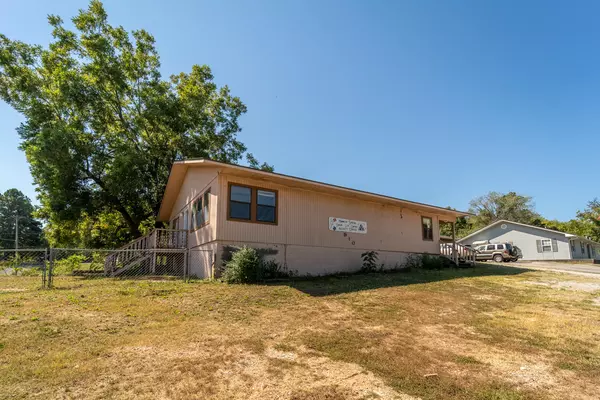 910 Archer AVE, Mammoth Spring, AR 72554