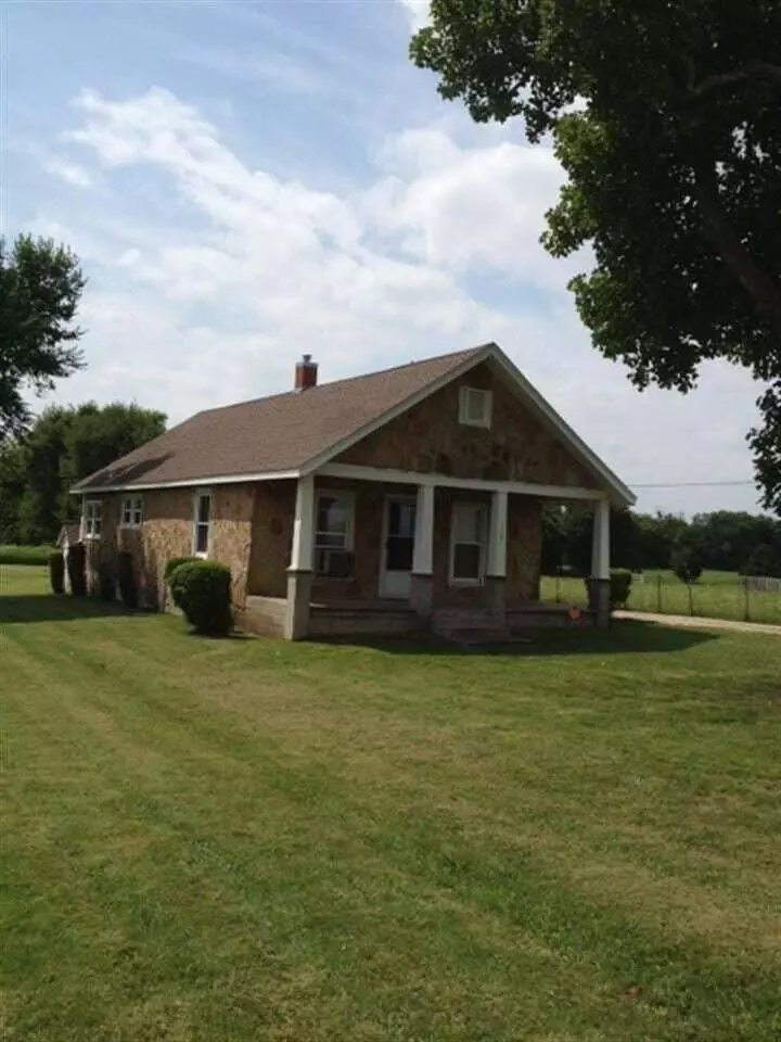 Aurora, MO 65605,1101 Lovers Ln LN