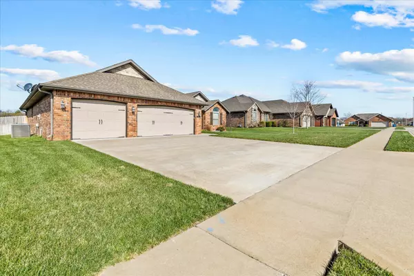 Battlefield, MO 65619,5629 S Cottonwood DR