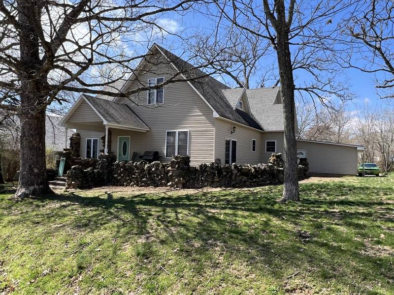 507 N Center ST, Willow Springs, MO 65793