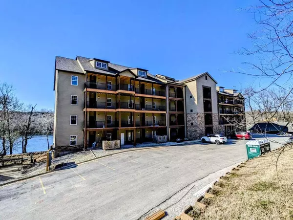 Branson, MO 65616,1707 Lakeshore Building 2 Unit 2