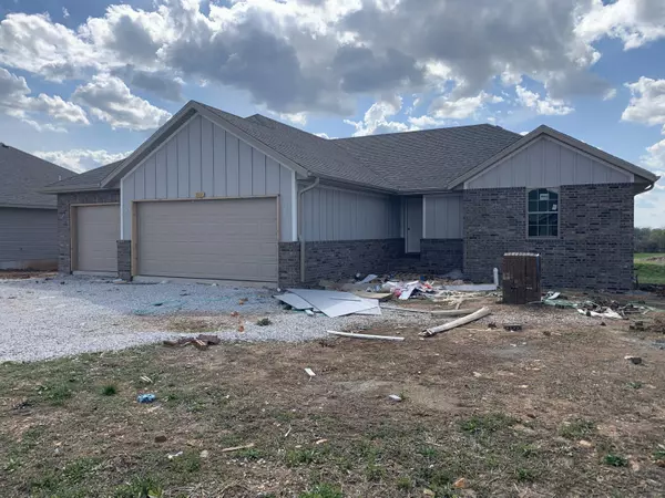 511 N Stella CT, Willard, MO 65781