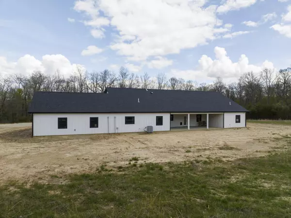 West Plains, MO 65775,10341 Private Road 8829