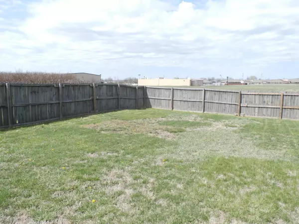 Clever, MO 65631,209 E Chrysler AVE