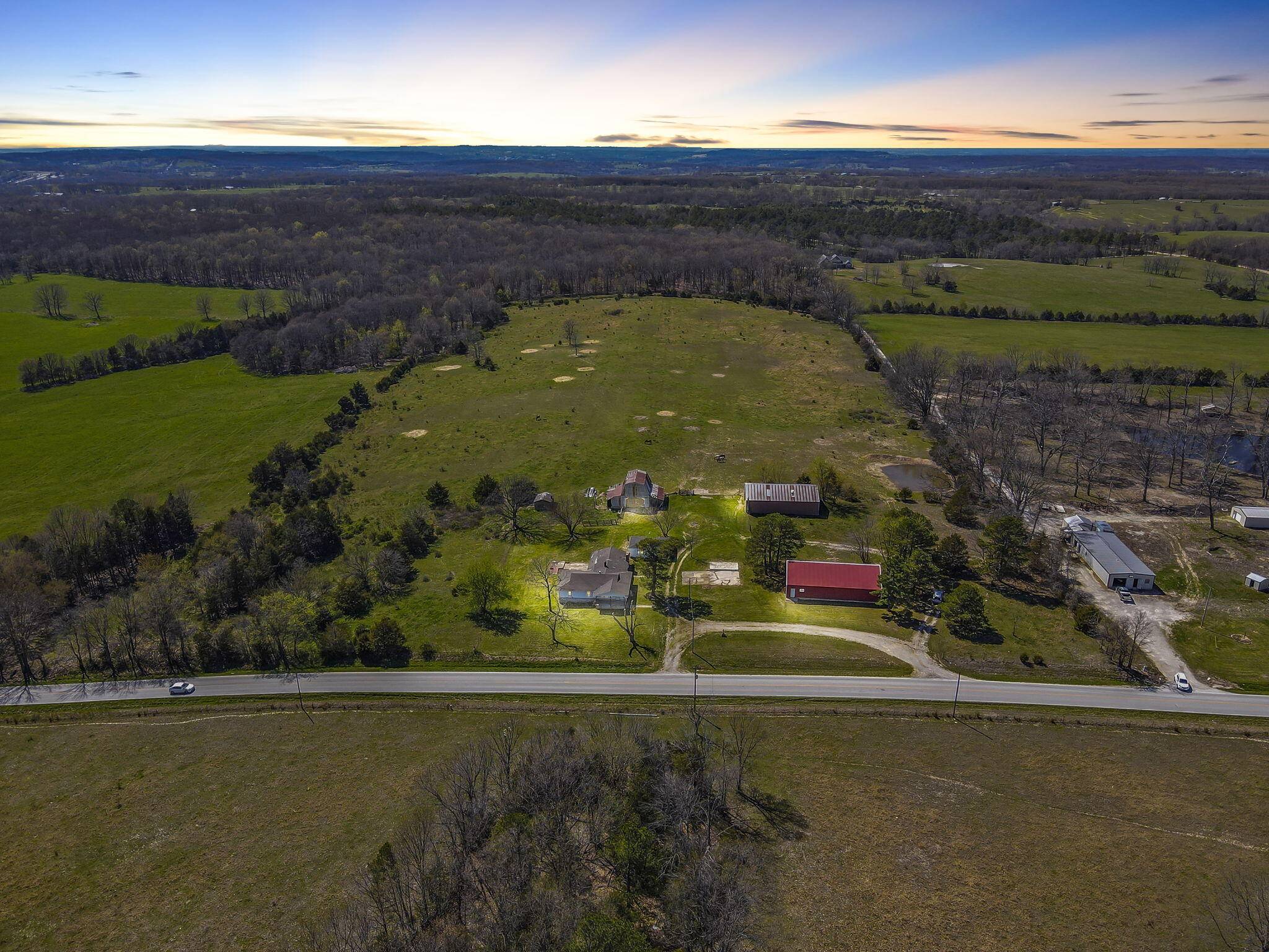 2169 Highway Y, Norwood, MO 65717