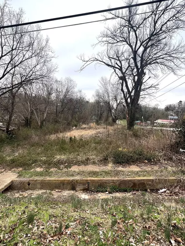 000 Vine Street, Thayer, MO 65791