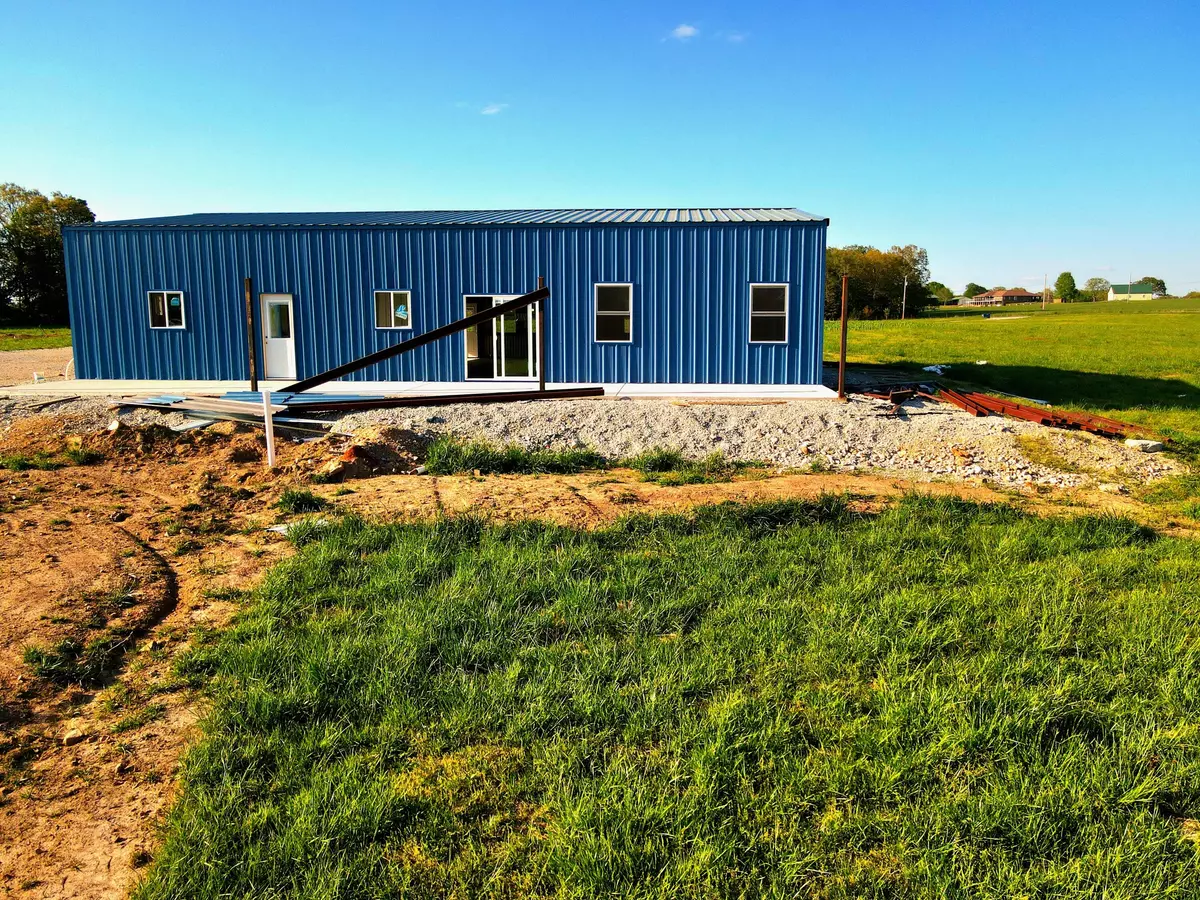 Cedarcreek, MO 65627,111 Persinger RD