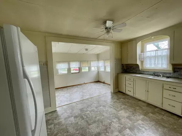 Sarcoxie, MO 64862,220 S 13th ST