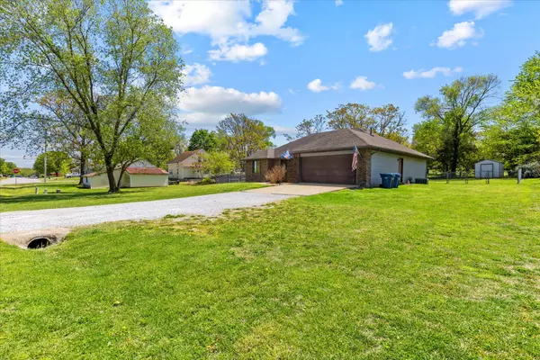 Clever, MO 65631,304 W Mcknight