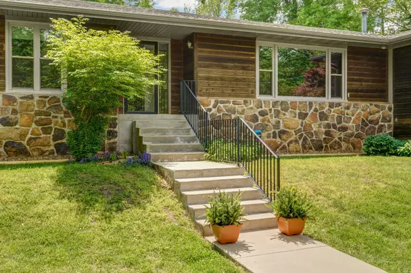 4615 S Farm Road 145, Springfield, MO 65810