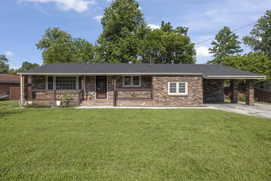 407 N Missouri AVE, Nixa, MO 65714