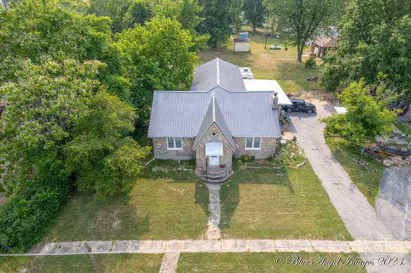 Dixon, MO 65459,302 S Oak ST