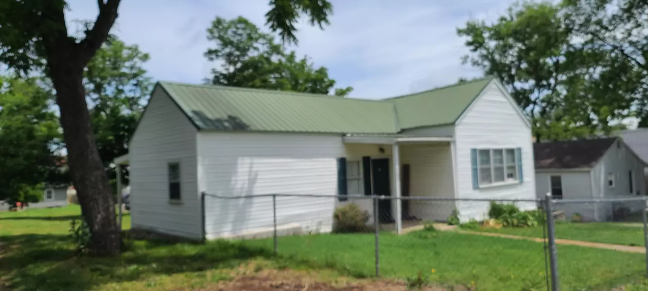 105 W Pleasant ST, Mt Vernon, MO 65712