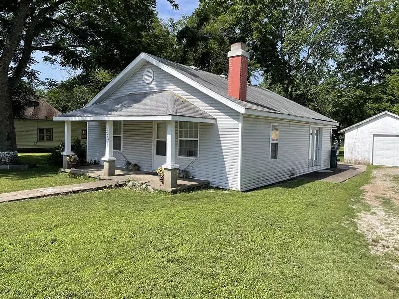 207 S Davis ST, Miller, MO 65707