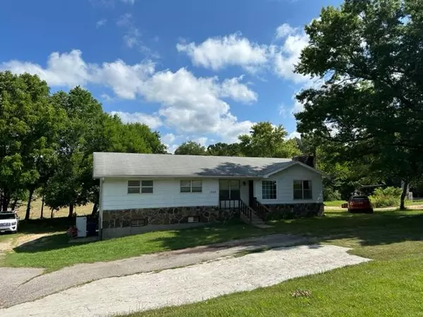 1023 E Valley, Granby, MO 64844