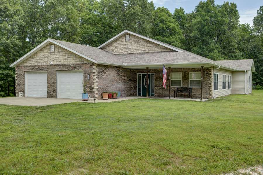 115 Mcvey DR, Chadwick, MO 65629