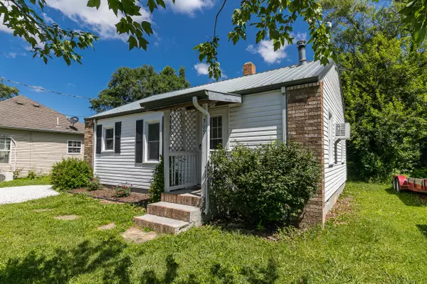 Clever, MO 65631,305 Hayes AVE