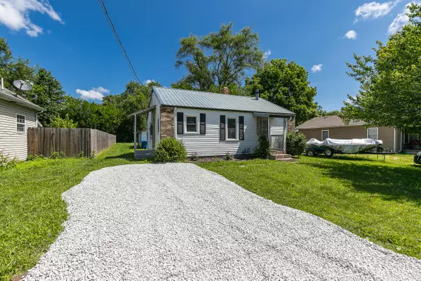 Clever, MO 65631,305 Hayes AVE