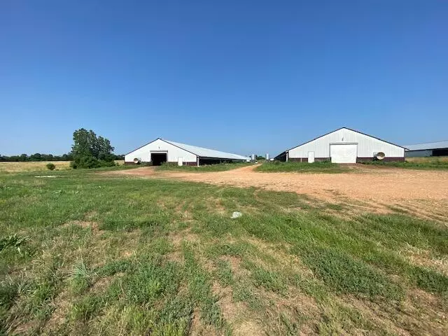 000 Farm Road 1035, Purdy, MO 65734