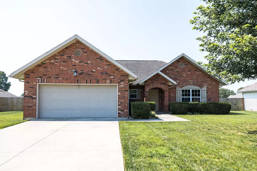 3834 W Peony TER, Battlefield, MO 65619