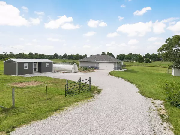 7885 State Highway 14, Sparta, MO 65753