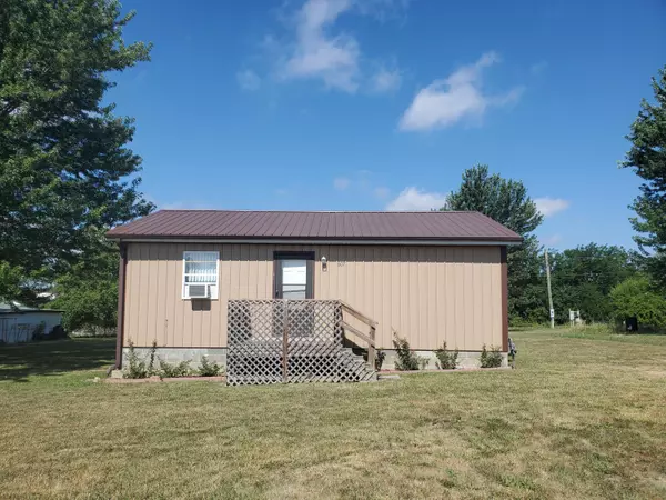 607 Tackett DR, Seymour, MO 65746