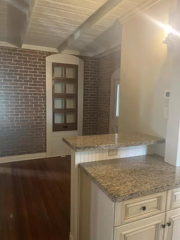 Republic, MO 65738,513 N Pine AVE