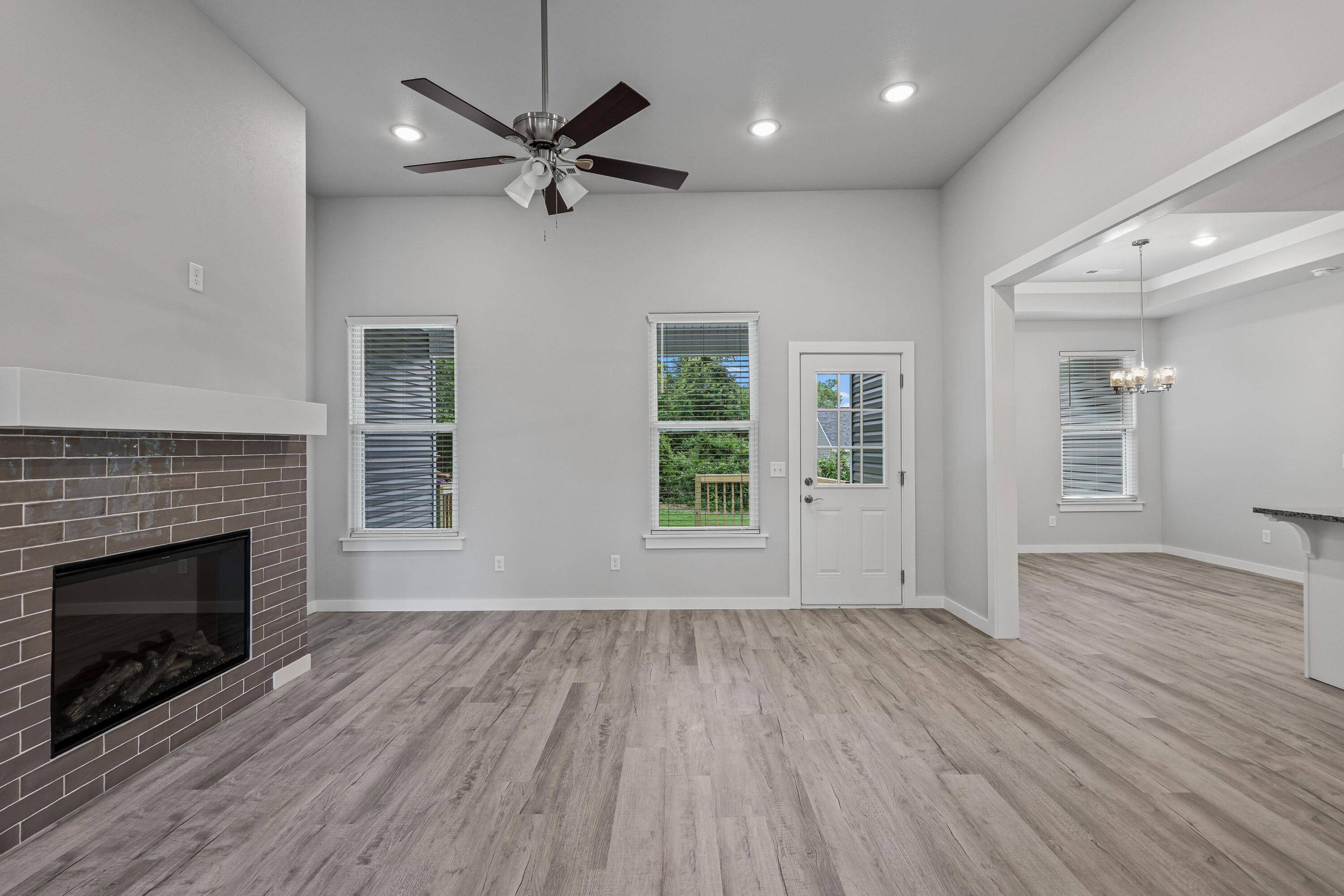 Neosho, MO 64850,417 Barton PL