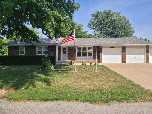 1302 S Tyler AVE, Aurora, MO 65605