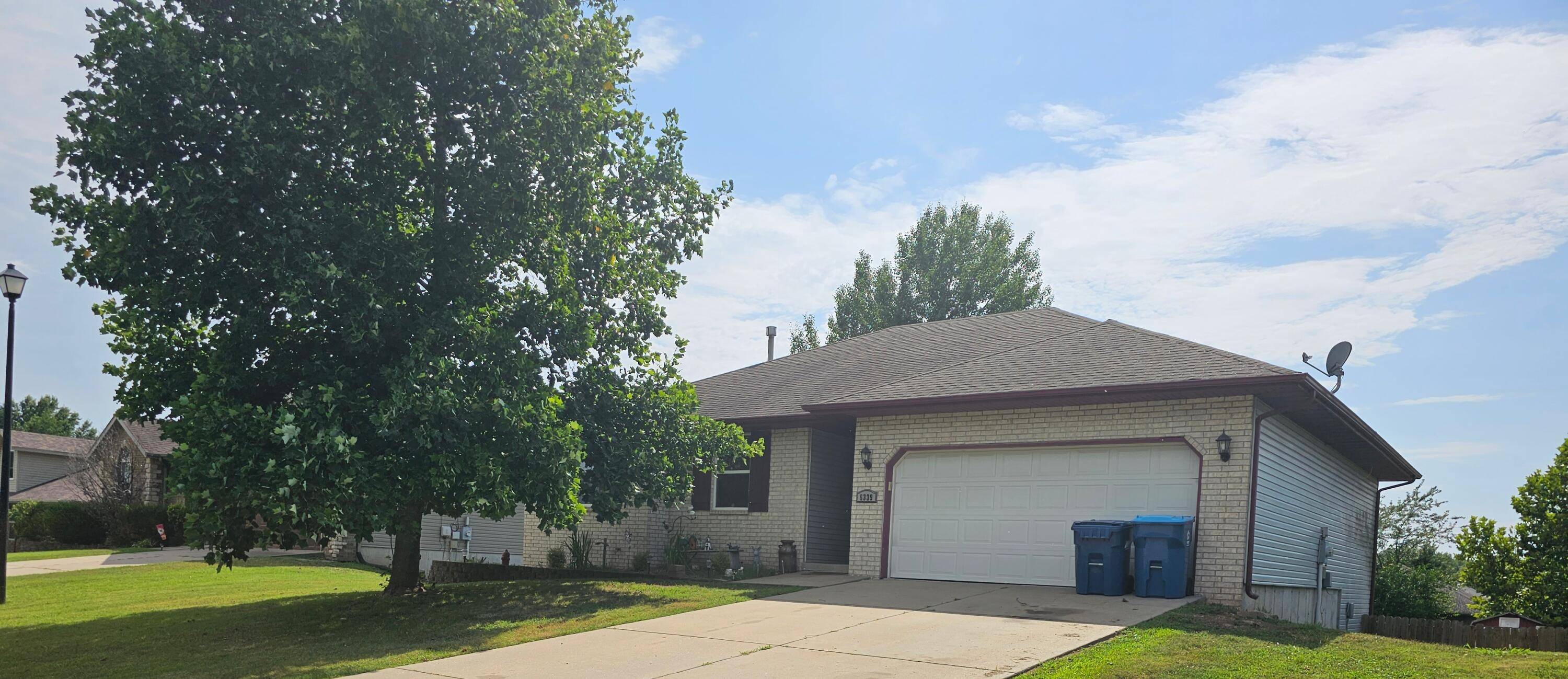 5339 S Cloverdale LN, Battlefield, MO 65619
