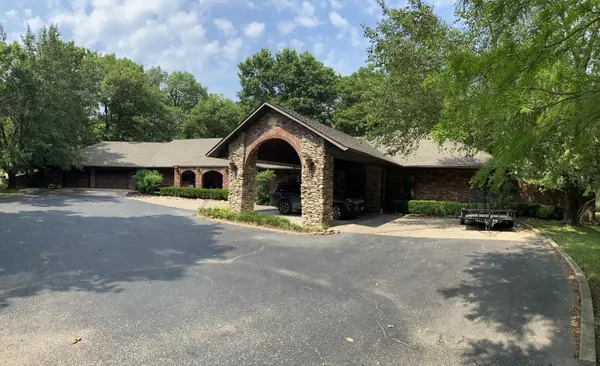 Branson, MO 65616,104 Brookside CT