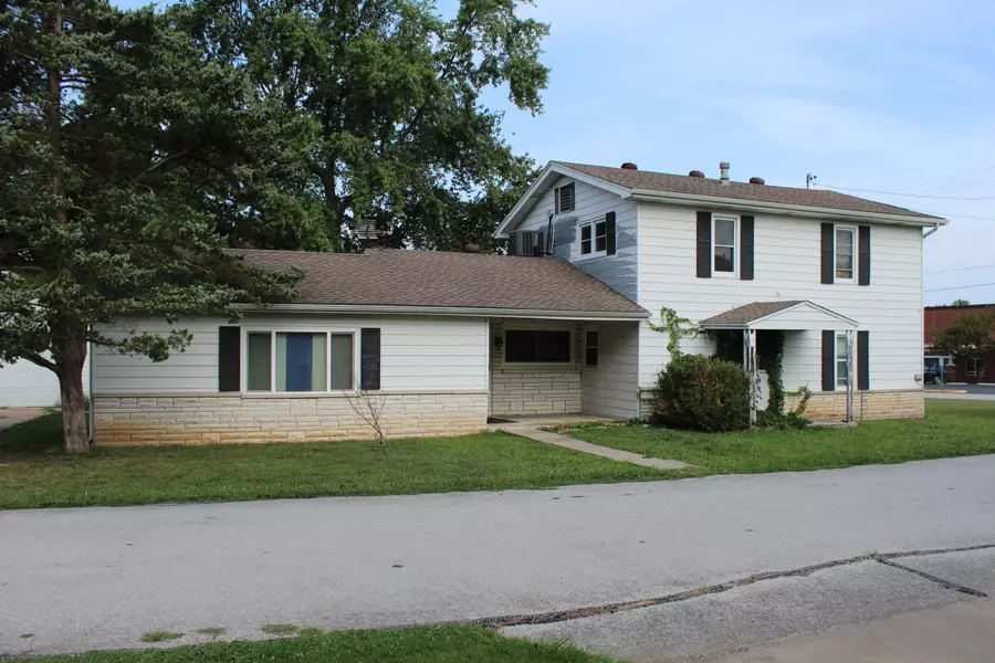 130 W Howcroft AVE, Billings, MO 65610