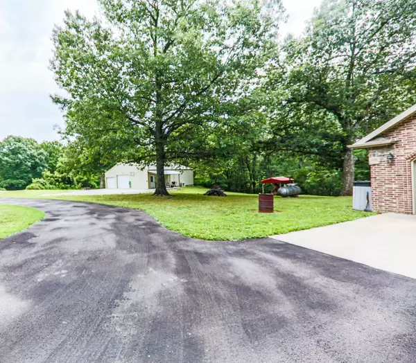 Sparta, MO 65753,895 Spring Hill RD