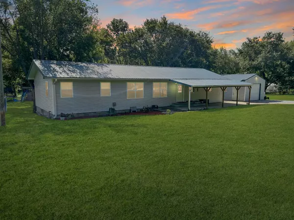 320 Old 88 RD, Jane, MO 64856