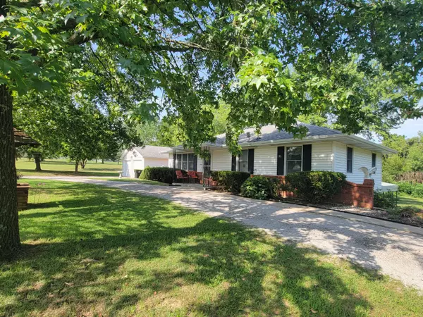 3360 S 351 RD, El Dorado Springs, MO 64744