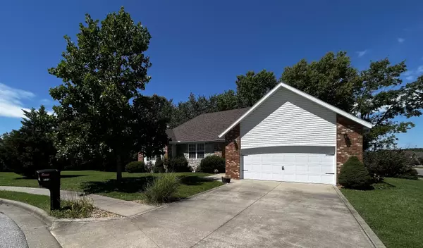 2001 Redbird CT, Ozark, MO 65721