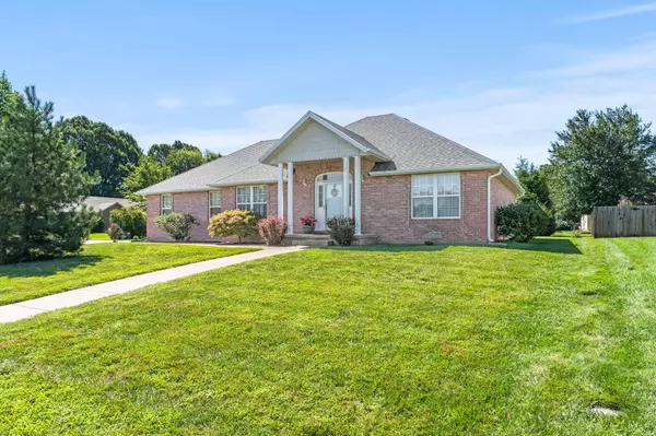 2715 S Jonathan AVE, Springfield, MO 65807